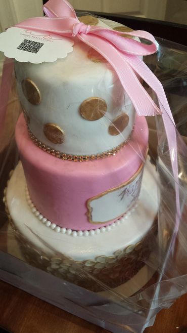 Chocolate Cake with Nutella filling
Sequen Cake, Pink and White Birthday Cakes, Girl Cakes, Gold