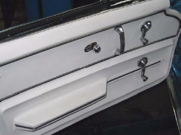 1966 Chevy Corvette beautiful white upholstery