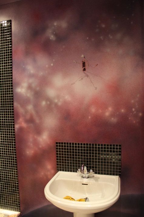 Space wall in a bathroom