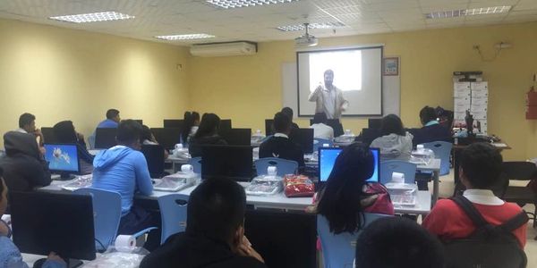 Travis Taliaferro teaching students