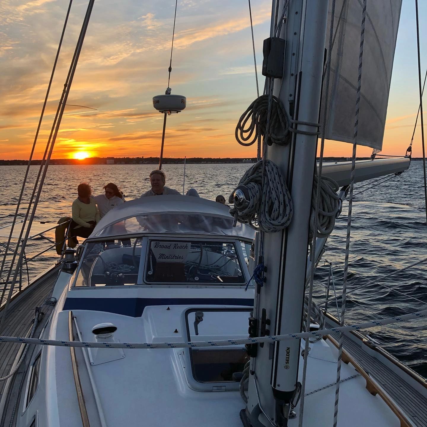 FAQ Broad Reach Sailing