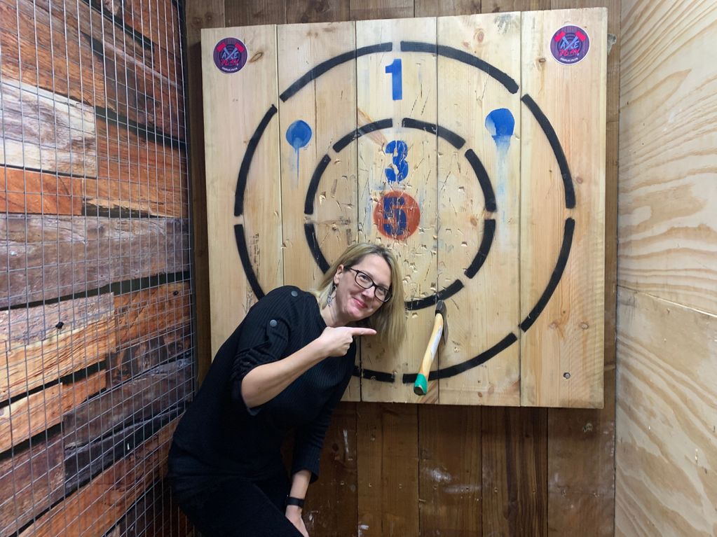 Claire Bevan got her axe in at AxePlay Gloucester, what a good throw