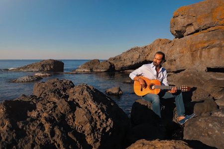 Kıvanç Öner ve Gitar, Kıvanç Öner