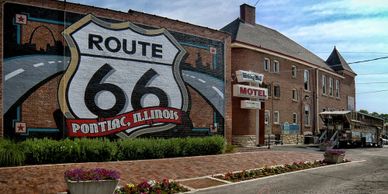 Pontiac, Illinois has displays showcasing the history of "Main Street America" on Route 66 USA