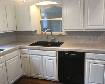 white kitchen cabinet resurfacing