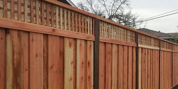 retainer wall fence con common square lattice
