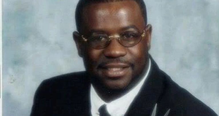 Instructor Howard R. Myers Sr.
Final Touch Barber Academy L.L.C.
(215) 232-1152