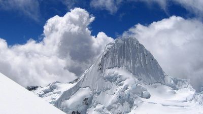 climbing alpamayo, climbing alpamayo peru, alpamayo climbing tours, climb alpamayo, alpamayo climbin