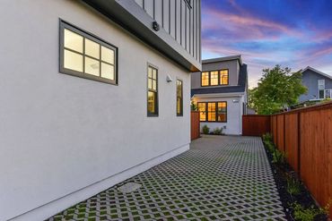 2212 10TH ST. – BERKELEY- COMPLETE UNIT A