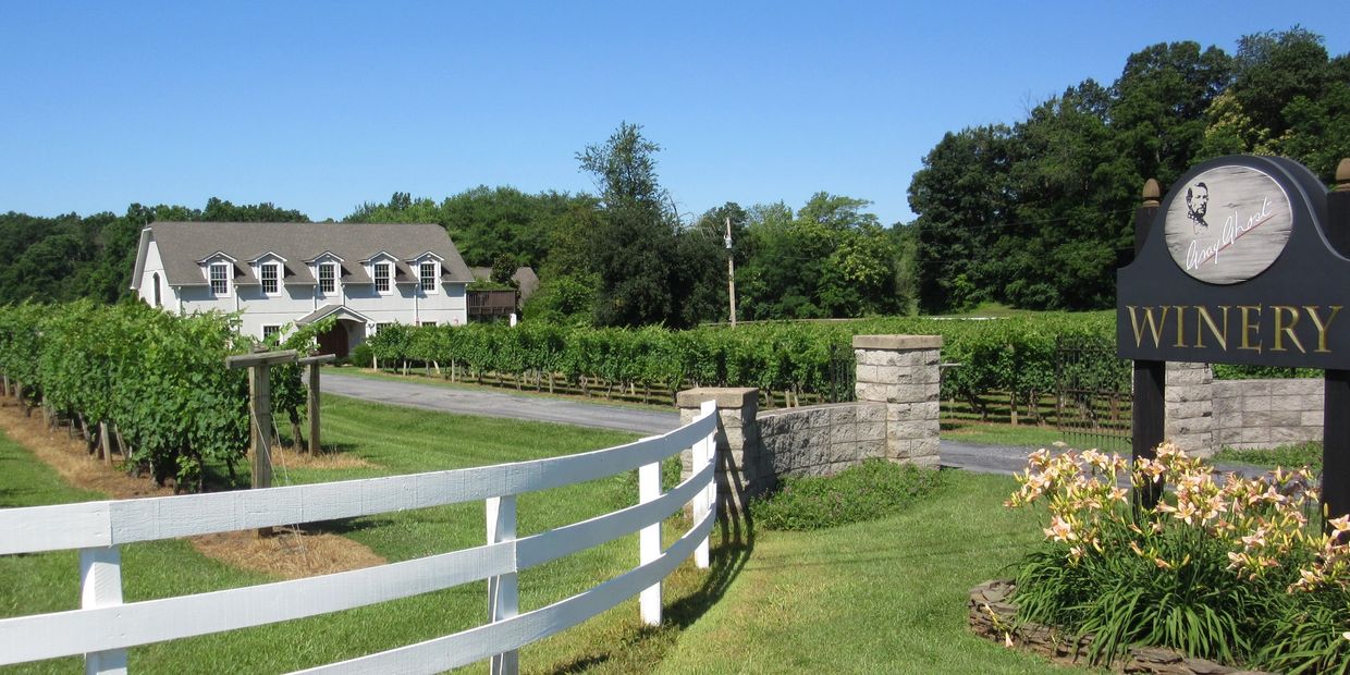 The entrance to Gray Ghost Vineyards