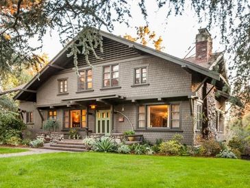 Craftsman bungalow home remodeling, exterior painting,  home builder contractor. Pasadena, CA.