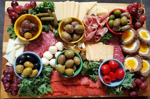 Charcuterie picnic style lunch that is provided with our wine tours.