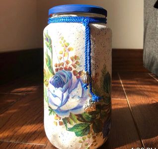 Decoupage class and workshop in Dubai. Online DIY crafting course in Dubai.