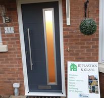 Aluminium faced composite door with long bar handle