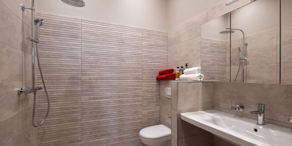 Salle du bain privatif, chambre double  du chambres d'hôtes et gîte Escale Rochelaise, La Rochelle