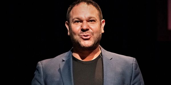 Magician, Robert Strong