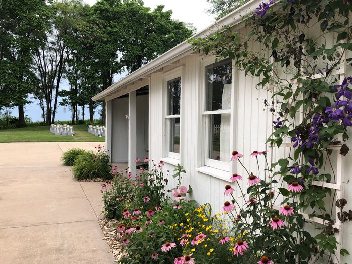 Small garden wedding & barn wedding in Iowa for 2o, Flower Farm PICK-YOUR-OWN-FLOWERS Cedar Rapids  