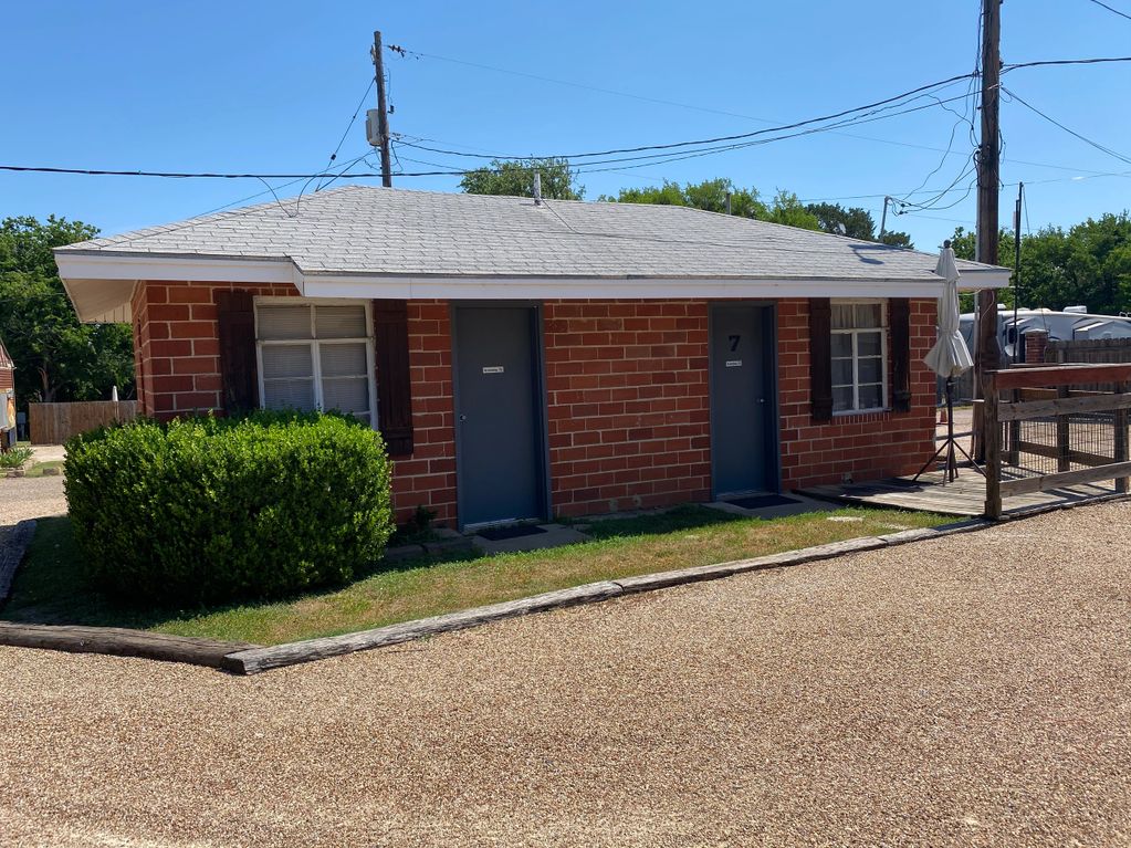 Outside double cabin