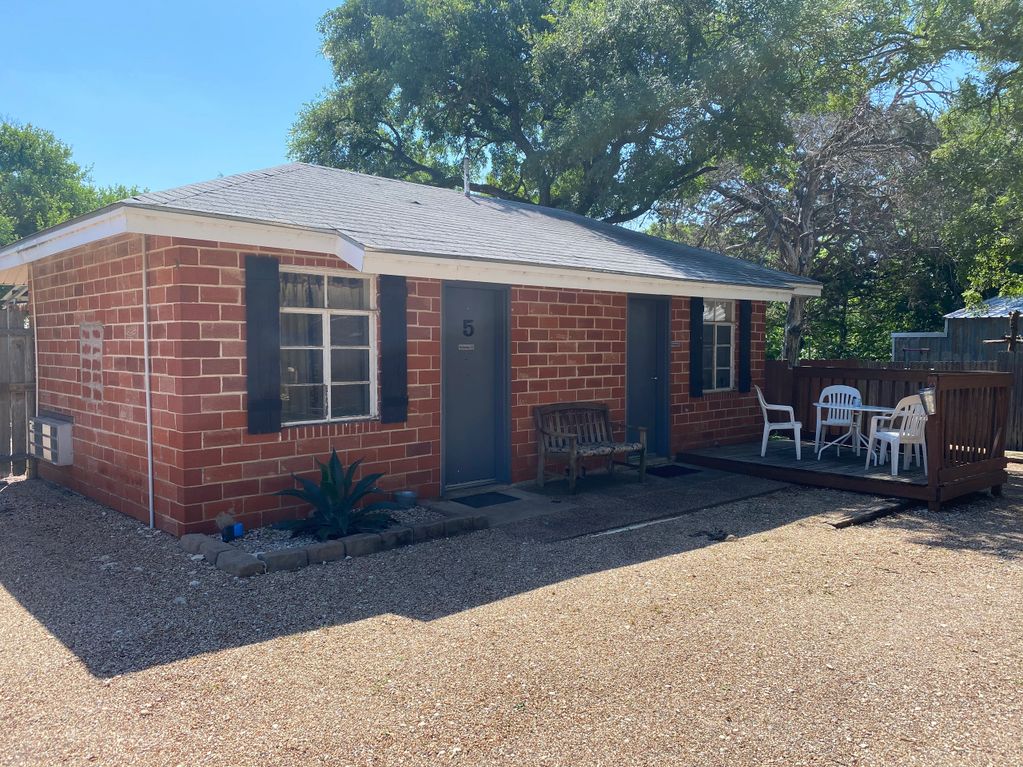 Outside double cabin