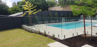 glass pool fence