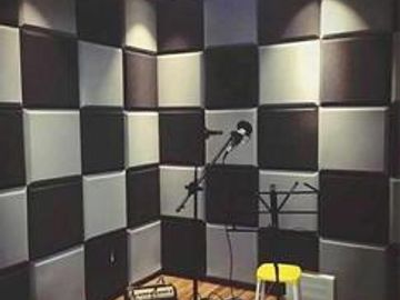 แผ่นฟองน้ำดูดซับเสียง ผลิตจากโฟม PU ไม่ลามไฟดูดซับเสียงดีเยี่ยม ช่วยดูดซับเสียงสะท้อน ภายในห้อง