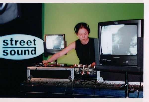 DJ Emily playing on Global House the show on pseudo.com