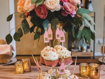 Rose all day cupcakes by Lola Cherie Cola
Photo by Cassie Scott Photography