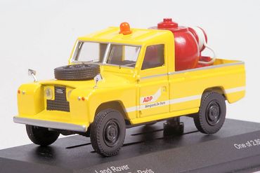 Land Rover Paris Airport Fire Service Vanguards VA07607