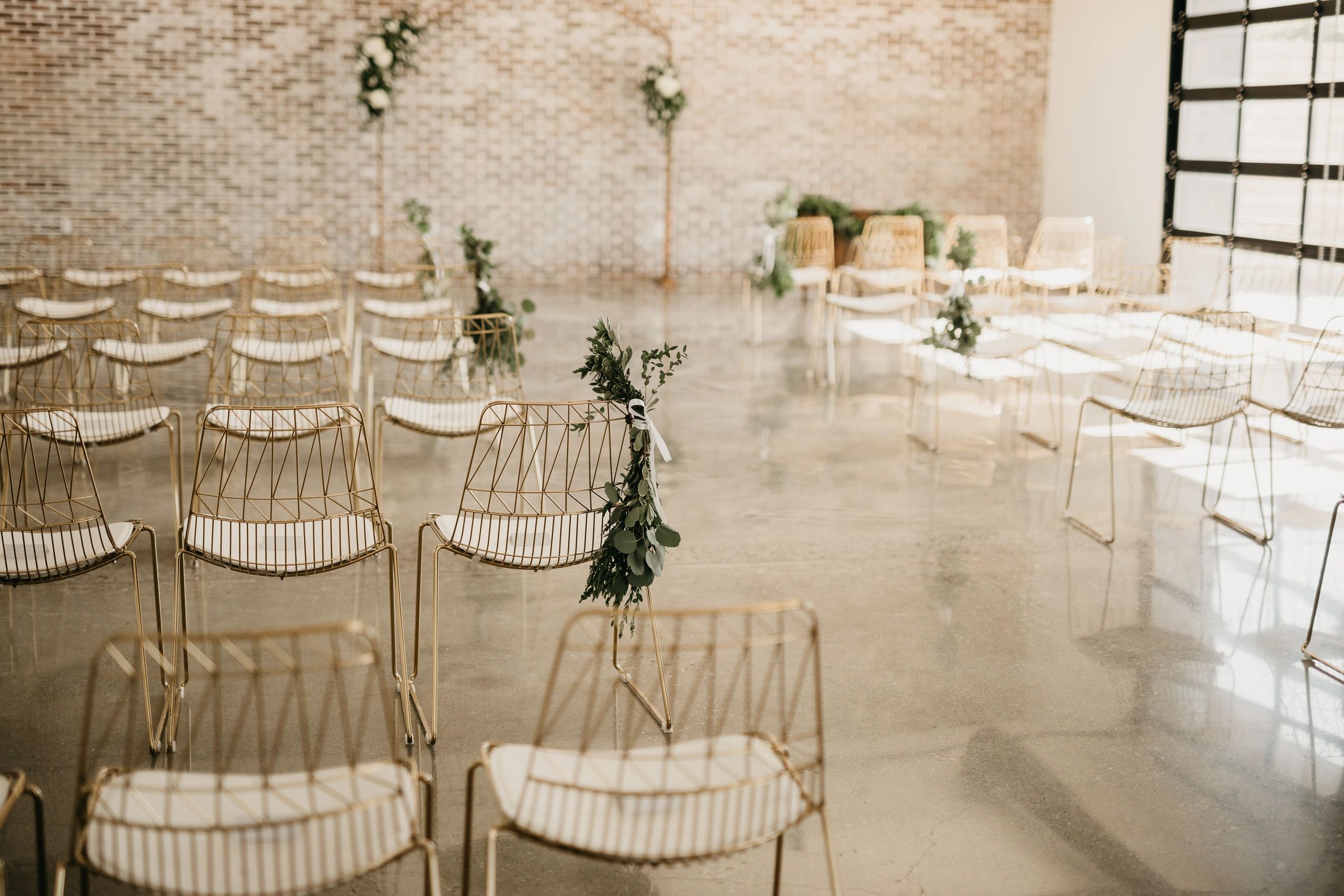 On The Edge Photography
Fresh Look Design
Event venue
Wedding Ceremony
Wedding Venue
modern venue