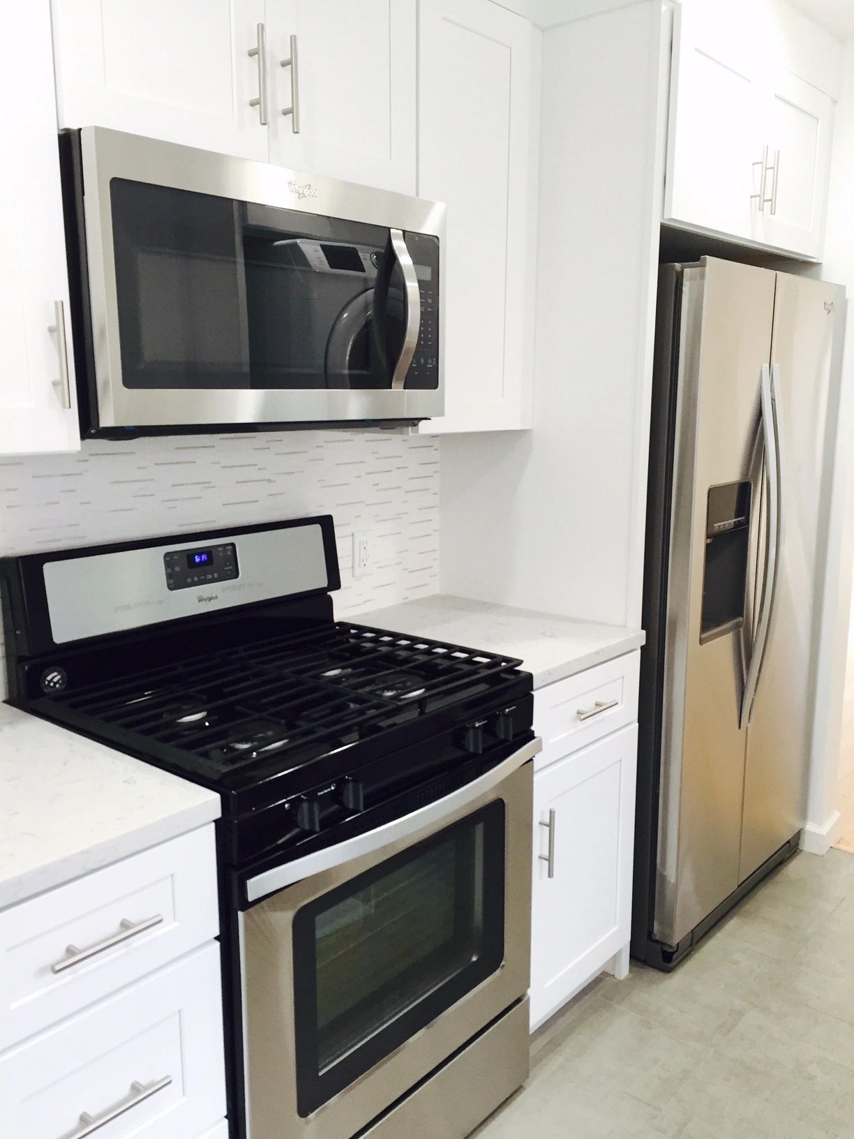 10x10 galley kitchen remodeling special for under 10.000 dollars including wooden kitchen cabinets a