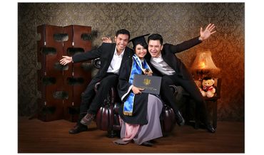 foto studio wisuda 5 qtha
