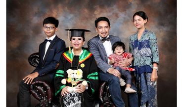 foto studio wisuda 7 qtha