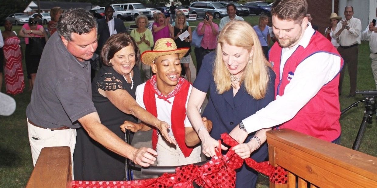 The Grand Opening Ceremony in September 2015: Allegro receives a new home from the community!