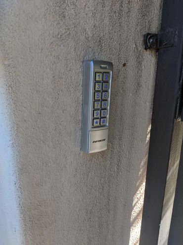 Smart access control keypad - UniFi network integration with homelab security setup