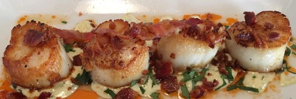 Best scallops on the island, Bluewater Grill, Avalon, Catalina