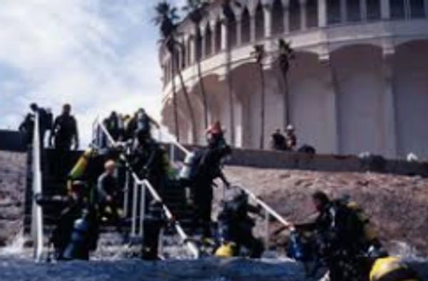 Scuba Diving behind the Casino, Avalon, Catalina