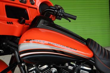 Custom Bagger. Harley-Davidson. Road Glide. Street Glide.