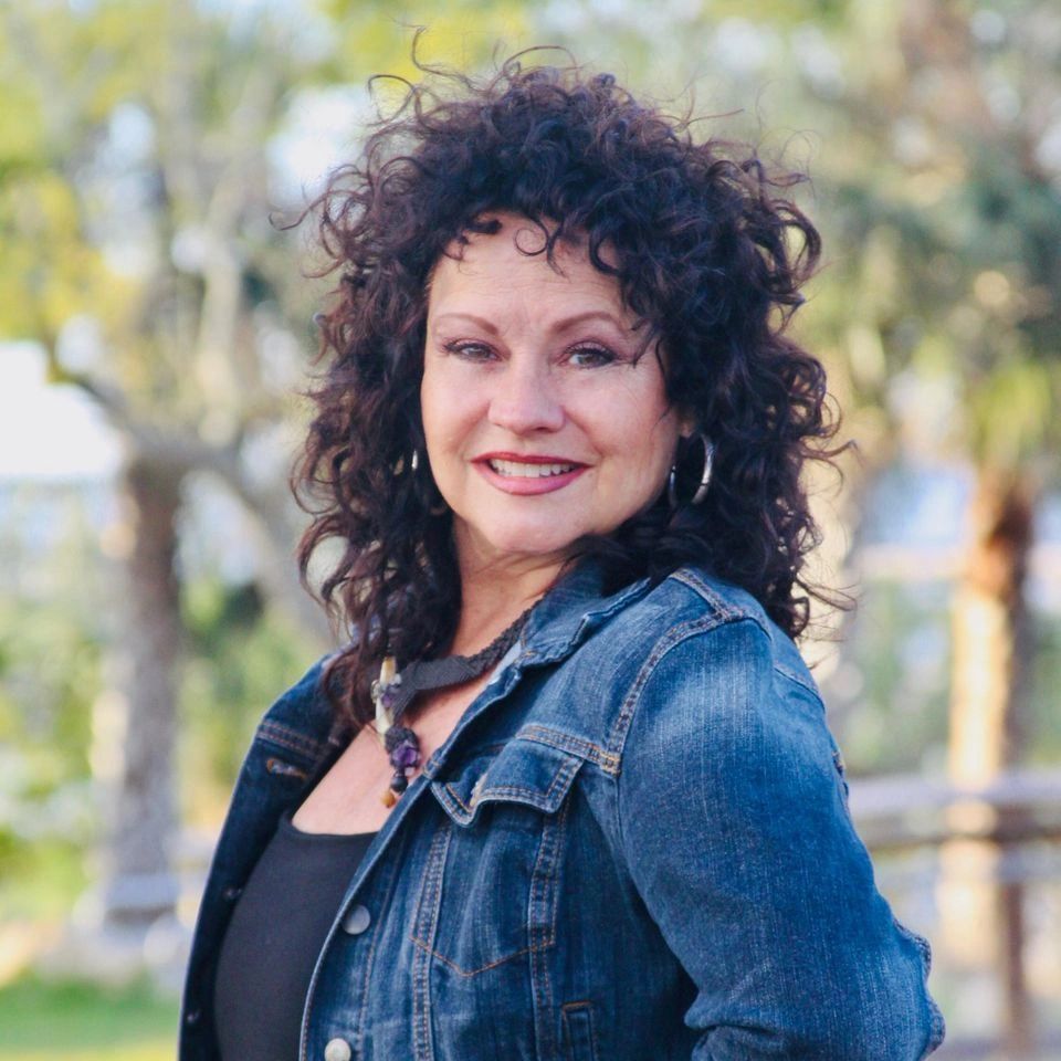 twinka-tison-smiling