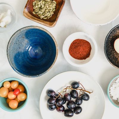 grapes, white-plate paprika fruit garnish