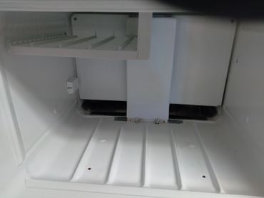 clean freezer