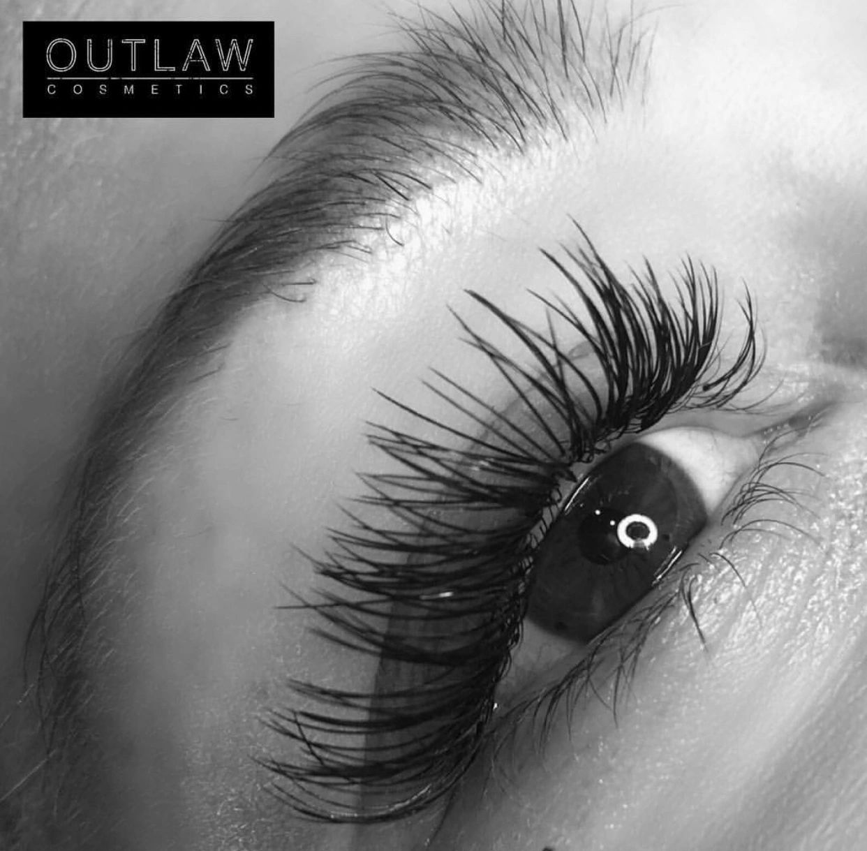 QUALITY EYELASH EXTENSIONS USING TOP LASH PRODUCTS.