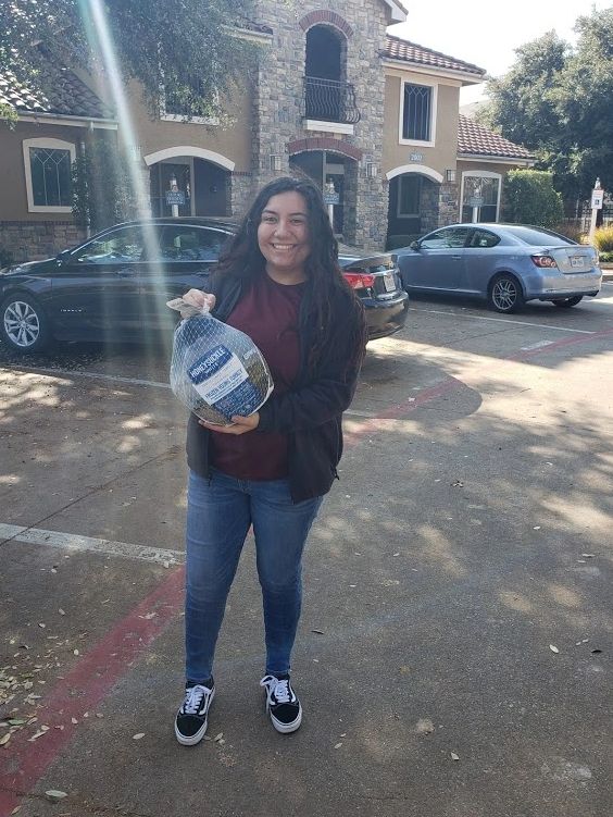 //isteam.wsimg.com/ip/bcfd54ee-db95-465a-a7cd-40110da1c630/Thanksgiving%202.jpg/:/cr=t:5.36%25,l:5.36%25,w:89.29%25,h:89.29%25/rs=w:1300,h:800