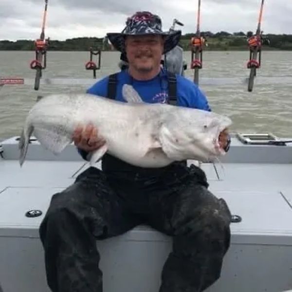 ProStaffer "Spud" Barton live bait cat fishing Lake TexOma Texas