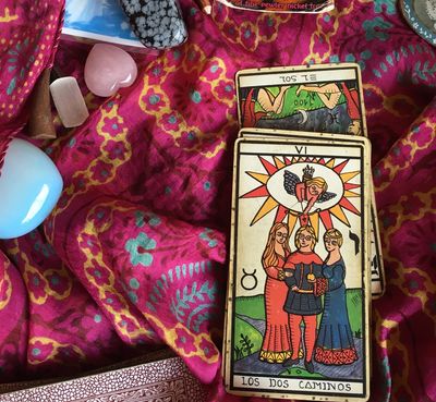 Lectura de cartas Tarot Esoterico y Baraja Española. Sonia Sarkali vidente y sanadora. sacerdotisa