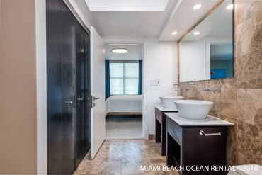 miamibeachoceanrental miami beach south beach vacation rental ocean drive r5b main bedroom bath