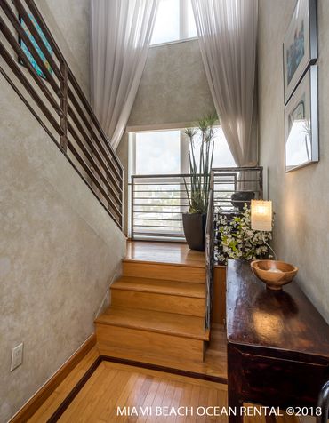 miamibeachoceanrental miami beach south beach vacation rental ocean drive r5f entrance stairways