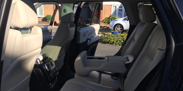 Luxury Airport Transfers Southend on Sea local executive service to Heathrow Gatwick Stansted London