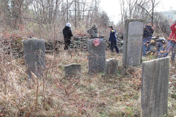 Miner Cemetery, Salem CT - Before