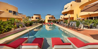 Large pool, cerritos