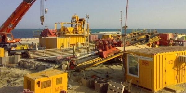 HDD , horizontal directional drilling site